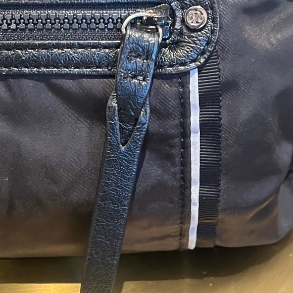 Lululemon Pedal Pusher Bag - Picture 6 of 16